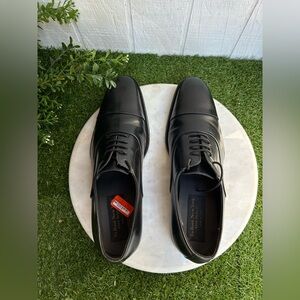 TO BOOT NEW YORK
Men's Bergamo Cap-Toe Leather Oxfords black Sz 11.5 gently used